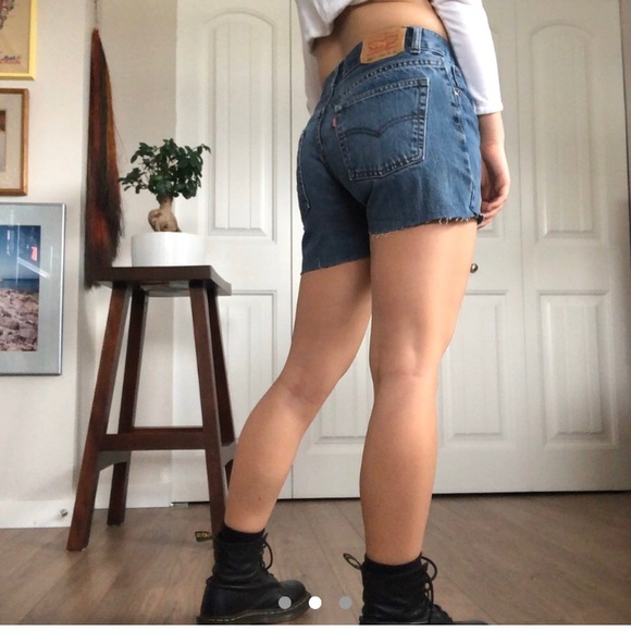 Custom Embroidered Daisy Levis - Picture 2 of 3